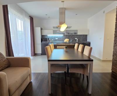 Prodej Byt 3+1, Byt 3+1, Banská Bystrica, Slovensko