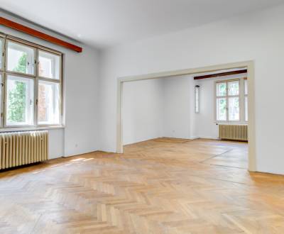 Prostorný 3+1 byt s historickým kouzlem v centru Bratislavy