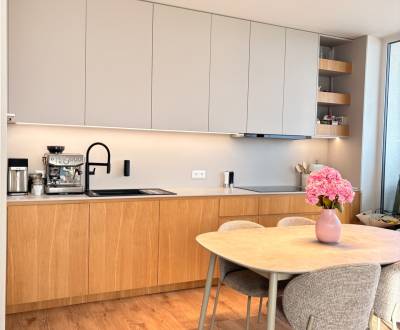 Prodej Byt 4+1, Byt 4+1, Labutia, Bratislava - Petržalka, Slovensko