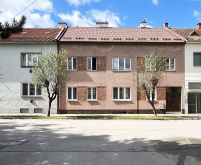 Prodej Byt 5+1 a víc, Byt 5+1 a víc, Medveckého, Ružomberok, Slovensko