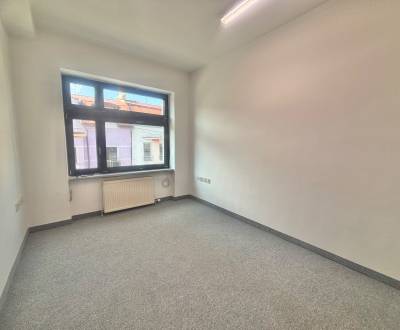 Pronájem Kancelářské prostory, Kancelářské prostory, Námestie slobody,