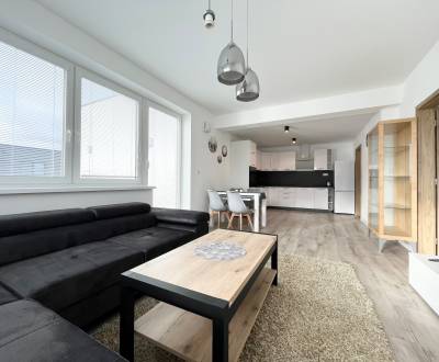 Pronájem Byt 2+1, Byt 2+1, Kožušnícka, Trenčín, Slovensko