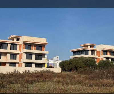 CHORVATSKO - 3+kk apartmány v blízkosti pěkné pláže - SUKOŠAN