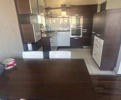 Pronájem Byt 3+1, Byt 3+1, Družstevná, Pezinok, Slovensko