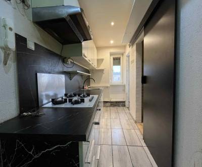 Prodej Byt 3+1, Byt 3+1, Priateľstva, Komárno, Slovensko