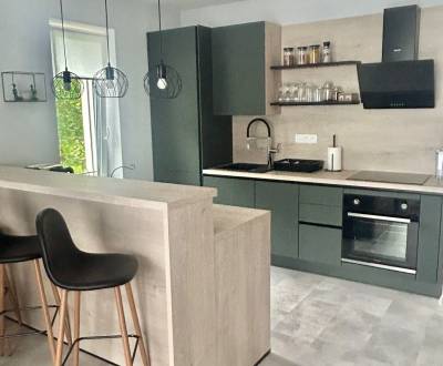 Pronájem Byt 2+1, Byt 2+1, Golfová, Senec, Slovensko