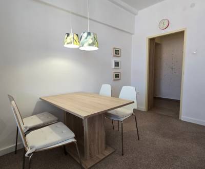 Pronájem Byt 2+1, Byt 2+1, J.Kozáčeka, Zvolen, Slovensko