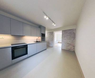 Pronájem Byt 2+1, Byt 2+1, Šafárikova, Prešov, Slovensko