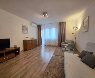 PRONÁJEM - Prostorný 3 + kk - Nitra, Centrum