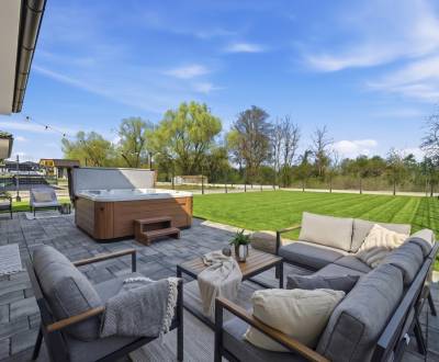 Prodej Rodinný dům, Rodinný dům, Nové Mesto nad Váhom, Slovensko