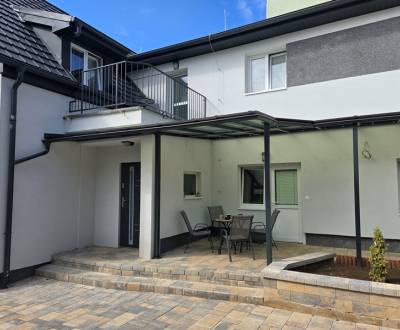 Pronájem Byt 3+1, Byt 3+1, Oblúková, Trnava, Slovensko