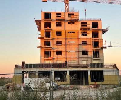 Moderní 2+kk byt v Galantě s balkonem a parkováním