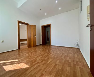 Pronájem Kancelářské prostory, Kancelářské prostory, Hlavná, Trnava, S