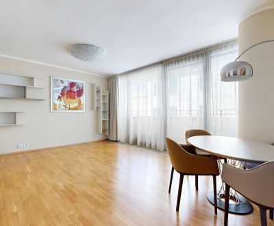 Prodej Byt 2+1, Byt 2+1, Dvořákovo nábrežie, Bratislava - Staré Mesto,
