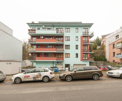 Pronájem Kancelářské prostory, Kancelářské prostory, Slávičie údolie, 