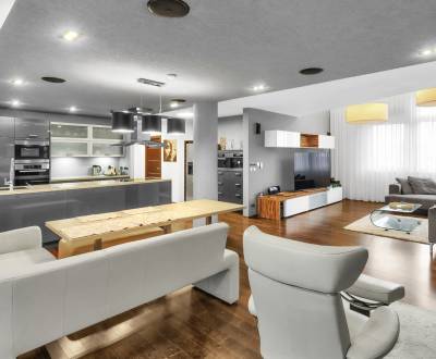 Pronájem Byt 5+1 a víc, Byt 5+1 a víc, Námestie Martina Benku, Bratisl