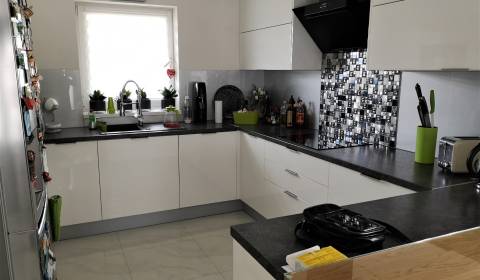 Rodinný dům, prodej, Bánovce nad Bebravou, Slovensko
