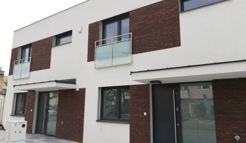 Rodinný dům, Tučkova, prodej, Bratislava - Ružinov, Slovensko