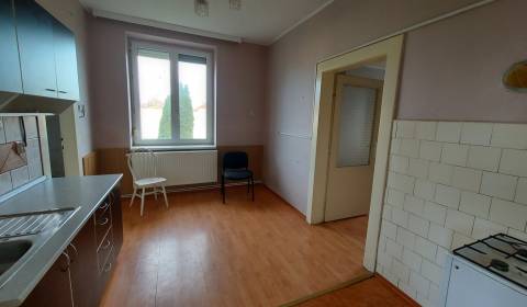Byt 1+1, prodej, Nové Zámky, Slovensko