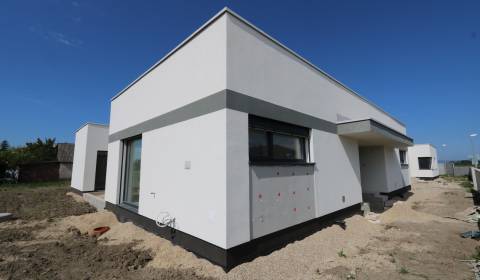 Rodinný dům, 1051, prodej, Senec, Slovensko