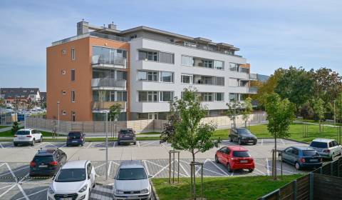 Pronájem Byt 2+1, Byt 2+1, Opletalova, Bratislava - Devínska Nová Ves,