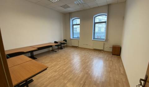 Kancelářské prostory, J.Kozáčeka, pronájem, Zvolen, Slovensko
