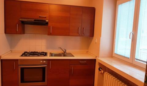 Na predaj 3-izbový byt v Bratislave Prešovská ulica - časť Ružinov.