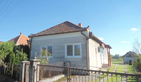 Predaj 4-izbového RD v obci Bodza (4 km od V. Medera), pozemok 1527 m2
