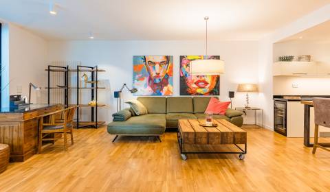 Pronájem Byt 2+1, Byt 2+1, Dvořákovo nábrežie, Bratislava - Staré Mest