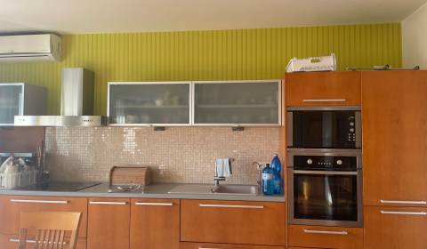 Pronájem Byt 3+1, Byt 3+1, Nové Zámky, Slovensko