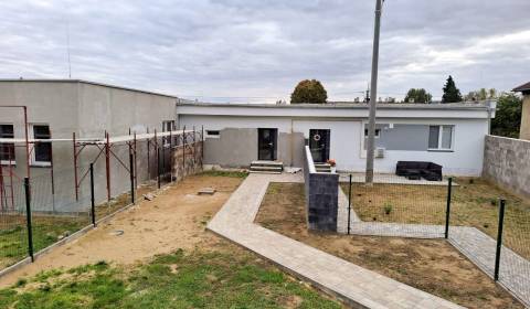 Prodej Byt 3+1, Byt 3+1, Obchodná, Trebišov, Slovensko