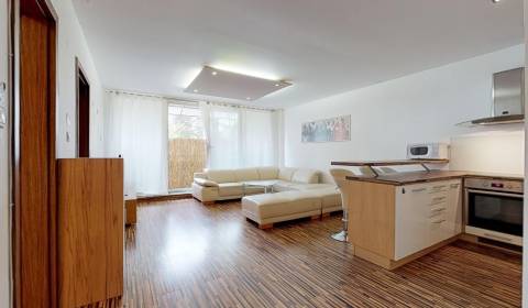 Pronájem Byt 2+1, Byt 2+1, Šafárikova, Trenčín, Slovensko