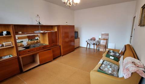 PREDAJ: 2 izbový veľkoplošný byt, 67 m2 - Komárno