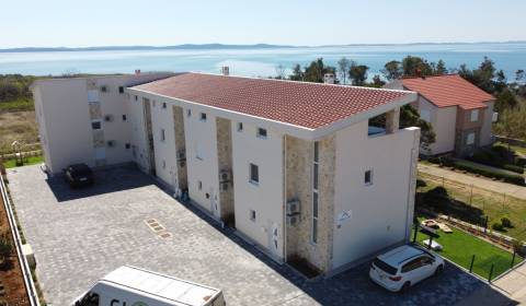 CHORVATSKO - Apartmán se zahradou a výhledem na moře - PRIVLAKA, Zadar
