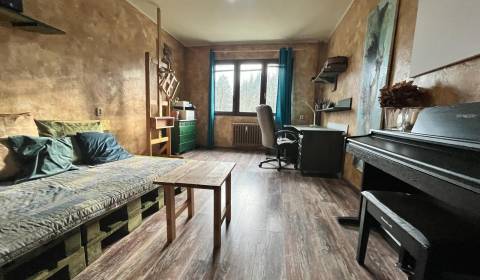 ZNÍŽENÁ CENA: 3i byt s lodžiou; 73,3 m2; Švermova-BB; 153.500 €