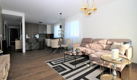 PRENÁJOM - Exkluzívný 3-izbový byt na najvyššom podlaží, FUXOVA