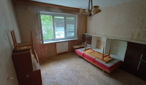 Na predaj 3i byt v pôvodnom 72 m2 Nová Dubnica
