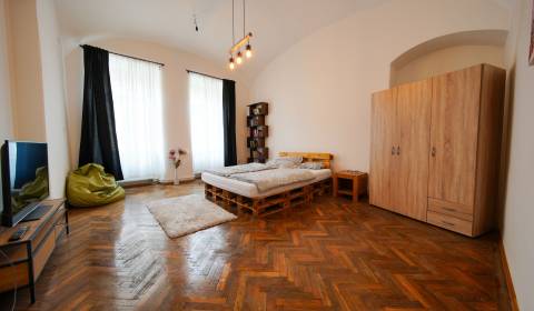 Prenájom 1,5 izbový  byt v Historickom centre mesta Košice, Zvonárska