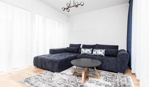 Pronájem Byt 4+1, Byt 4+1, Agátová, Senec, Slovensko