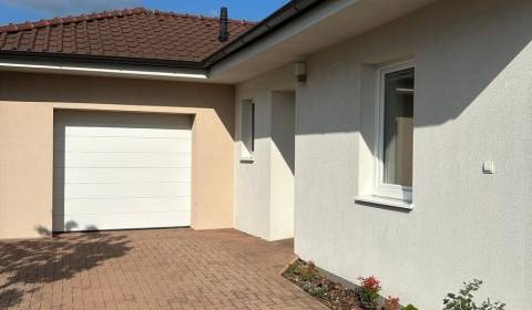 Pronájem Rodinný dům, Rodinný dům, Malý Biel, Senec, Slovensko