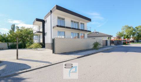 Pronájem Rodinný dům, Rodinný dům, Hydinárska, Bratislava - Podunajské