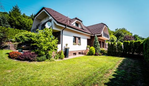 Prodej Rodinný dům, Rodinný dům, Samoty, Púchov, Slovensko
