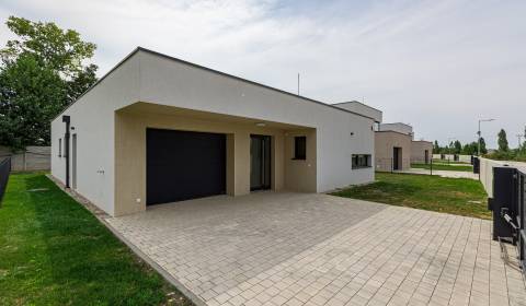 Prodej Rodinný dům, Rodinný dům, Barokový most, Senec, Slovensko