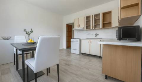 Pronájem Byt 1+1, Byt 1+1, Nové Zámky, Slovensko