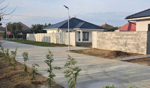 Prodej Rodinný dům, Rodinný dům, Hlavná, Komárno, Slovensko