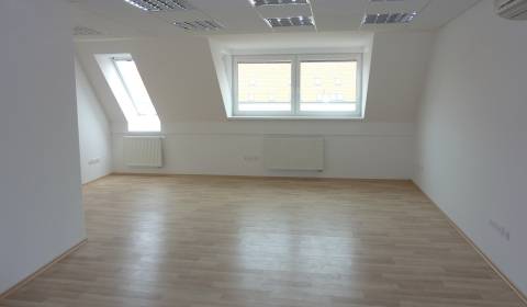 Pronájem Kancelářské prostory, Kancelářské prostory, Trnava, Slovensko