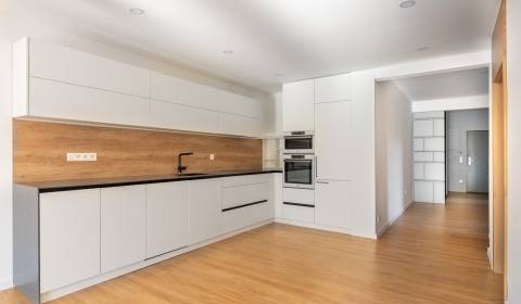 Prodej Byt 4+1, Byt 4+1, Konštantína Čulena, Trnava, Slovensko