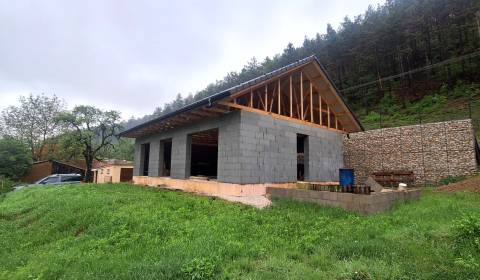 Prodej Rodinný dům, Rodinný dům, Nové Mesto nad Váhom, Slovensko