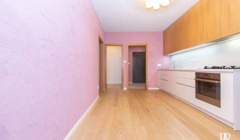 Prodej Byt 2+1, Byt 2+1, Agátová, Senec, Slovensko