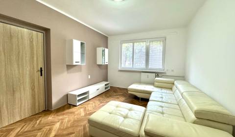 Prodej Byt 3+1, Byt 3+1, Palárikova, Senica, Slovensko